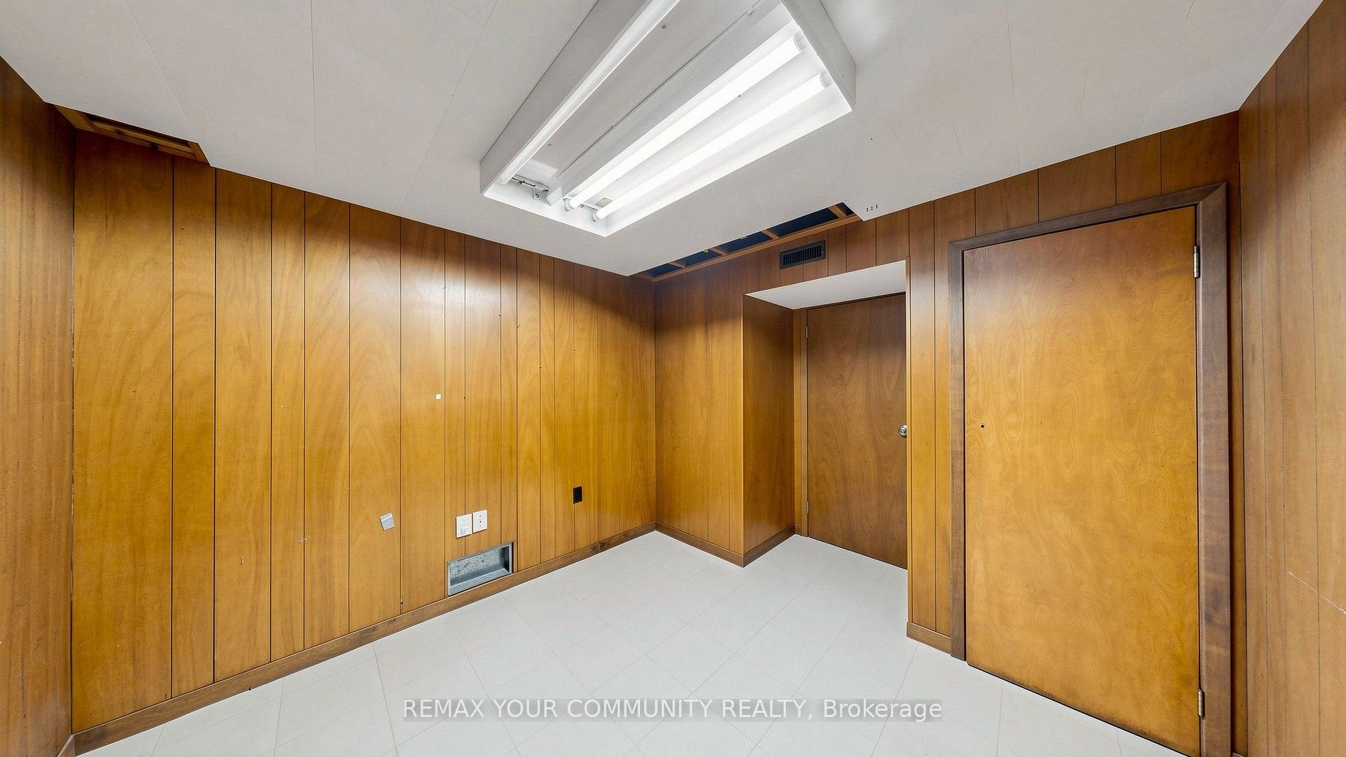 Photo 20 of 61 Norfield Crescent, Etobicoke, Elms-Old Rexdale — HOMEH