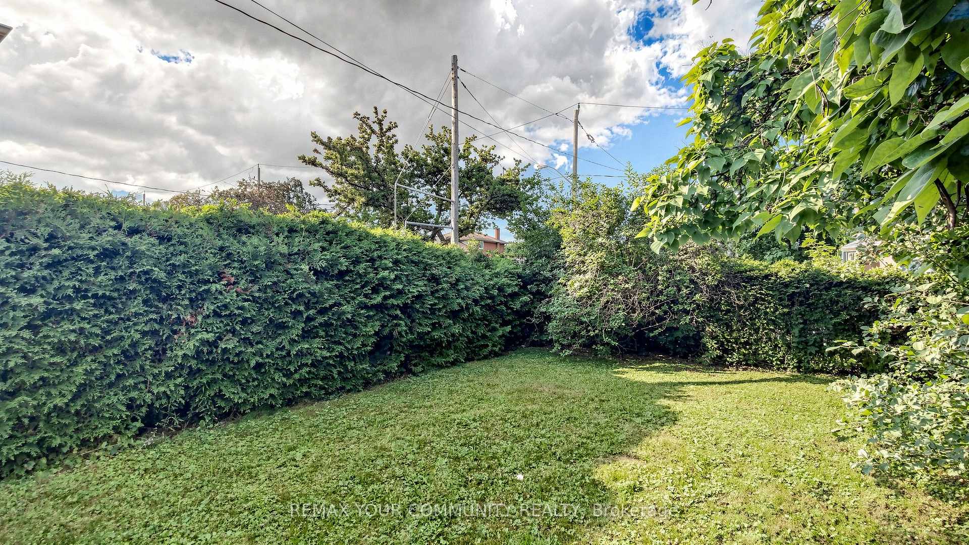 Photo 23 of 61 Norfield Crescent, Etobicoke, Elms-Old Rexdale — HOMEH