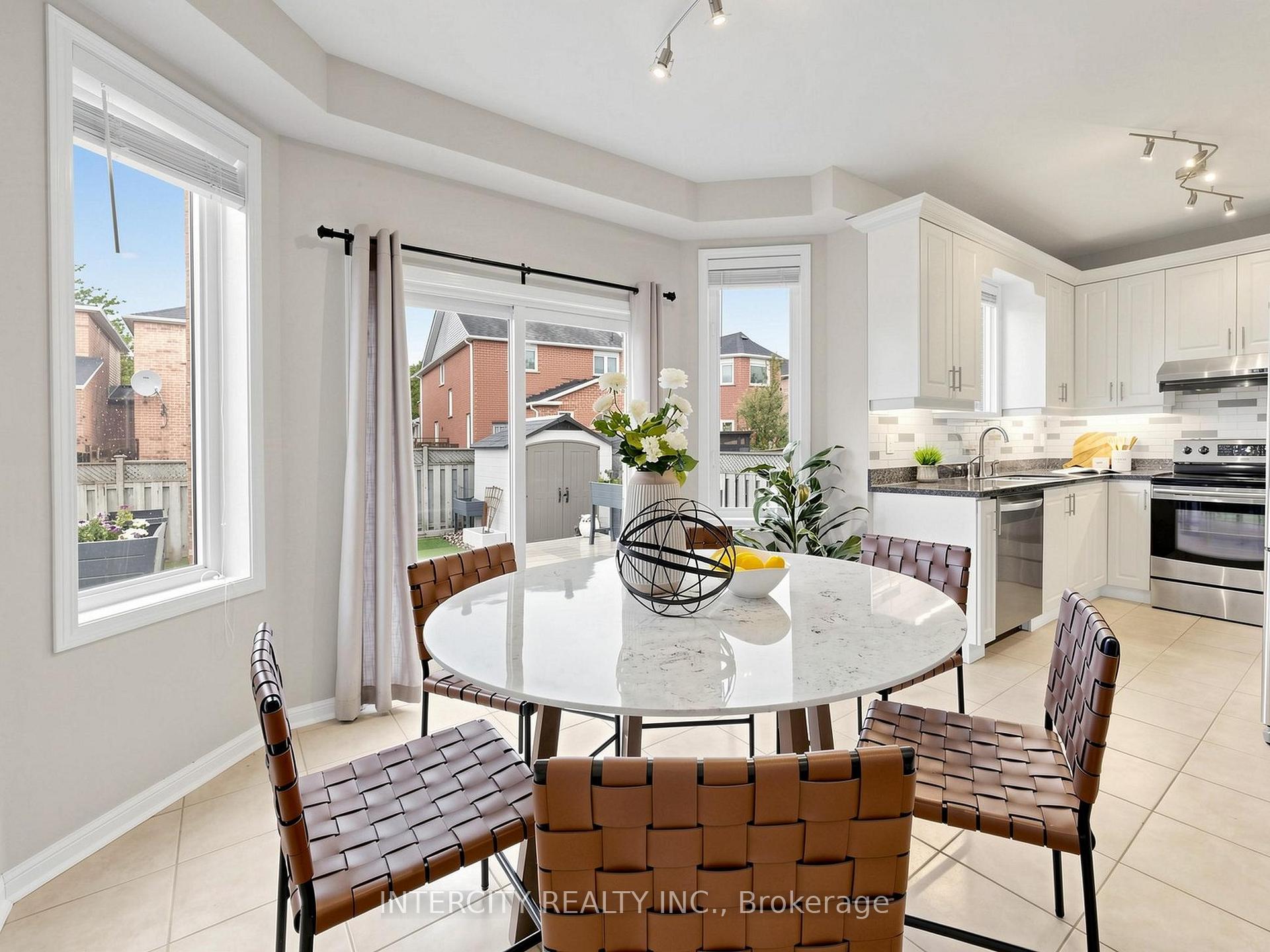 Photo 16 of 11 Charles Sturdy Road, Markham, Berczy — HOMEH