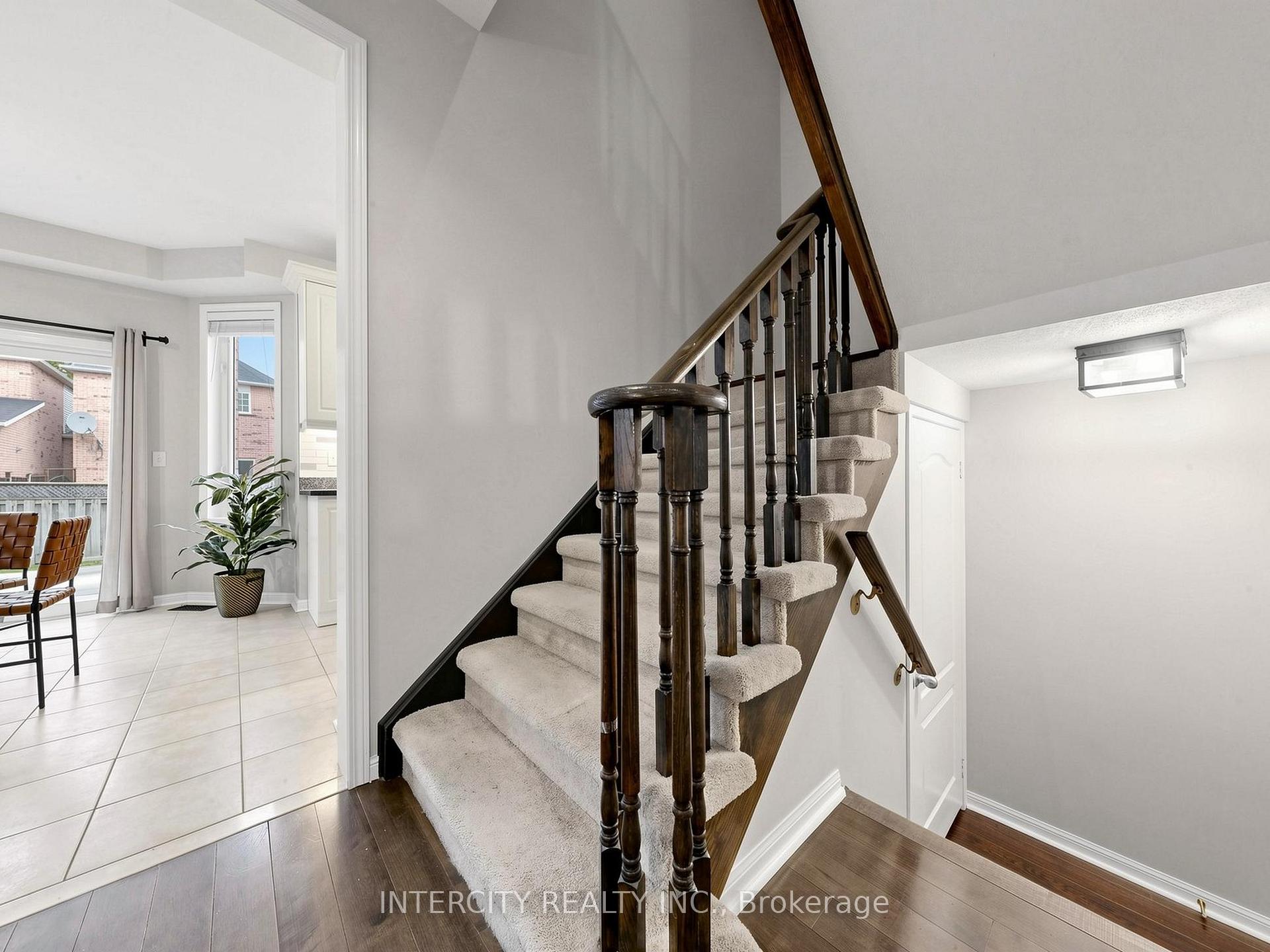 Photo 24 of 11 Charles Sturdy Road, Markham, Berczy — HOMEH