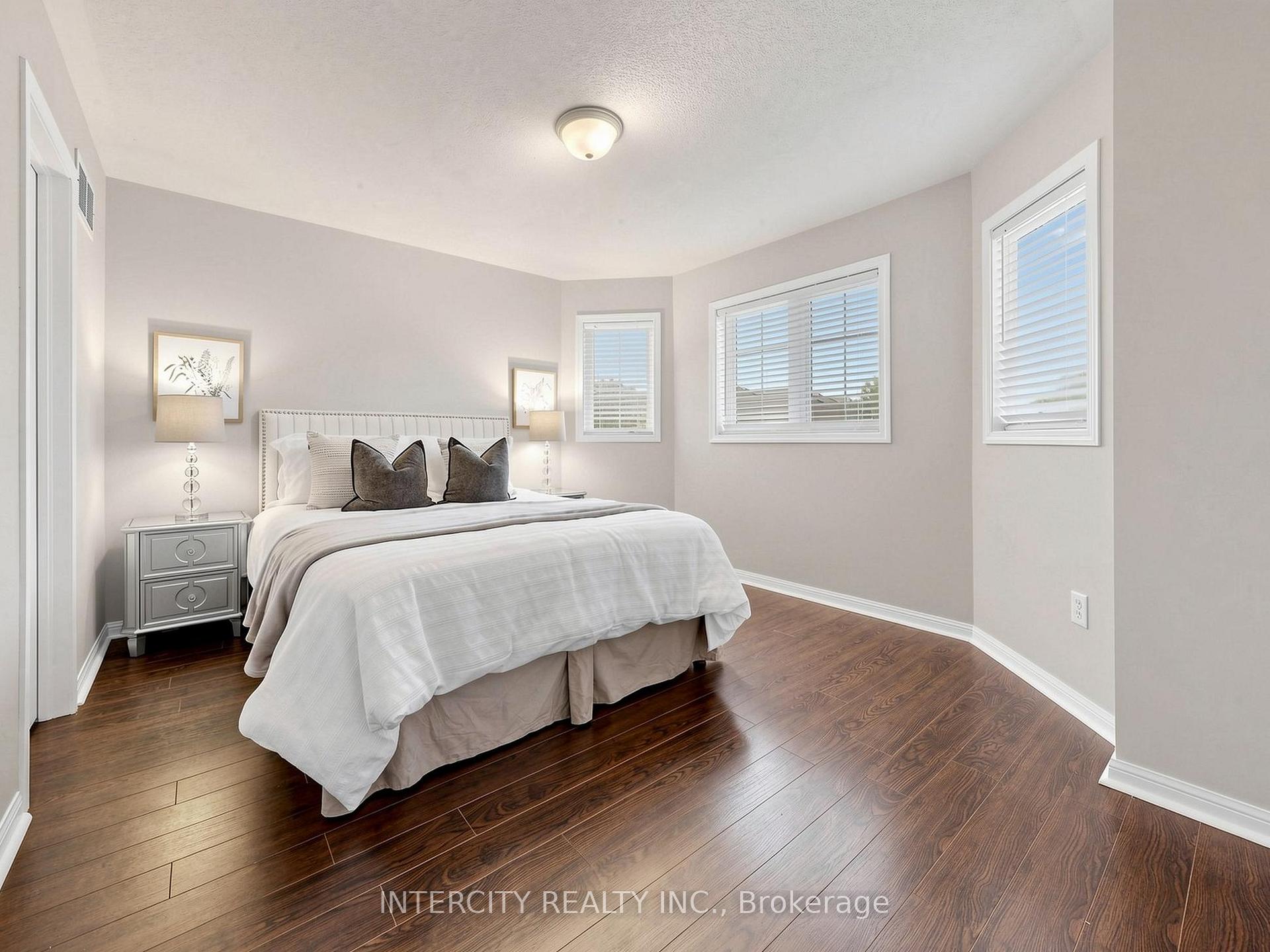Photo 26 of 11 Charles Sturdy Road, Markham, Berczy — HOMEH