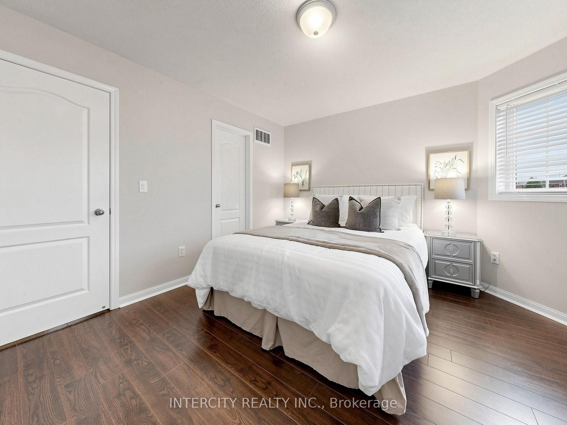 Photo 27 of 11 Charles Sturdy Road, Markham, Berczy — HOMEH