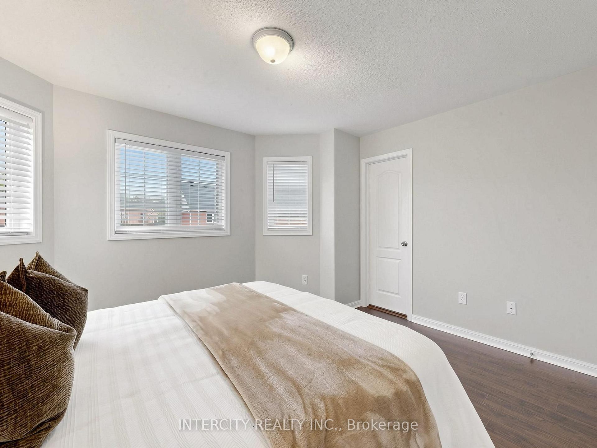 Photo 28 of 11 Charles Sturdy Road, Markham, Berczy — HOMEH