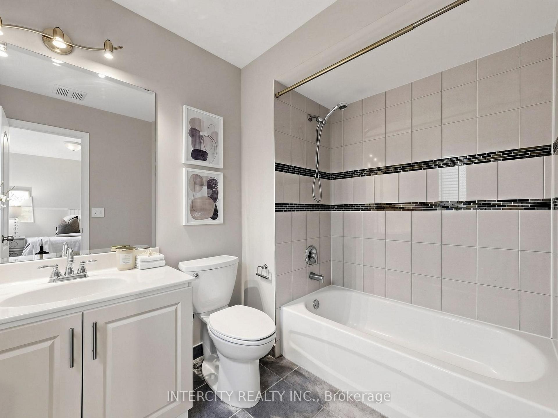 Photo 30 of 11 Charles Sturdy Road, Markham, Berczy — HOMEH