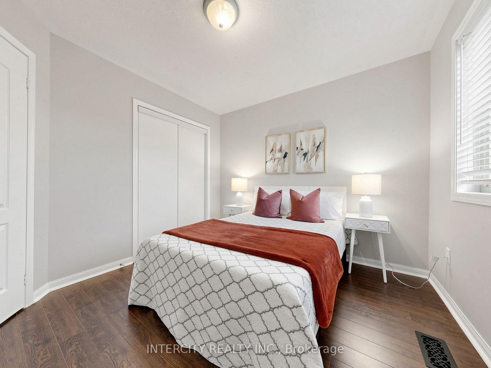 Photo 32 of 11 Charles Sturdy Road, Markham, Berczy — HOMEH