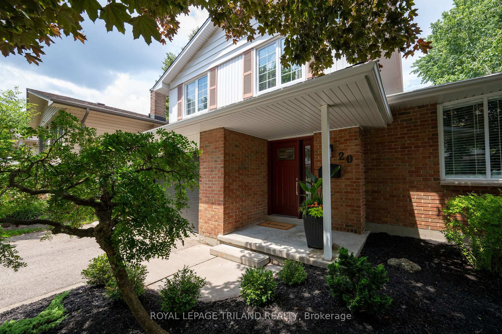Photo 3 of 20 Meadowview Road, London, South O — HOMEH