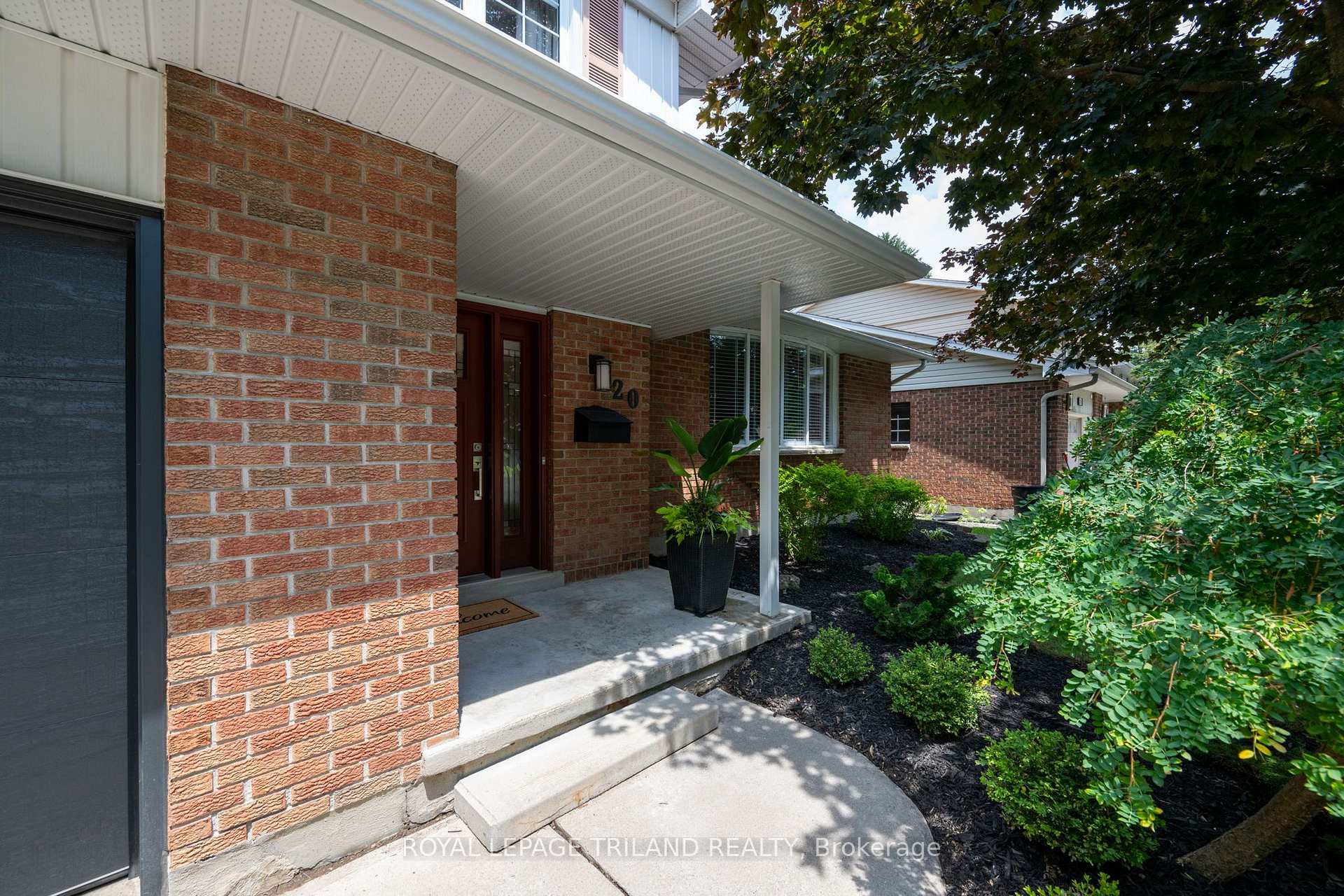 Photo 4 of 20 Meadowview Road, London, South O — HOMEH
