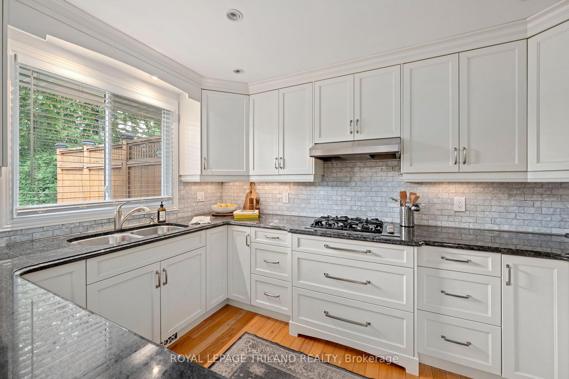 Photo 11 of 20 Meadowview Road, London, South O — HOMEH