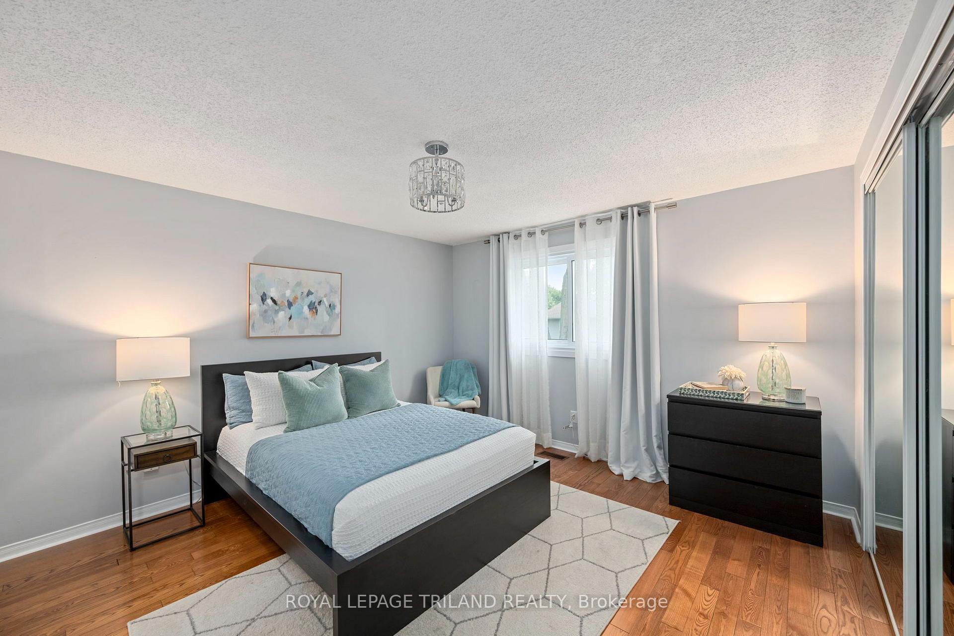 Photo 21 of 20 Meadowview Road, London, South O — HOMEH