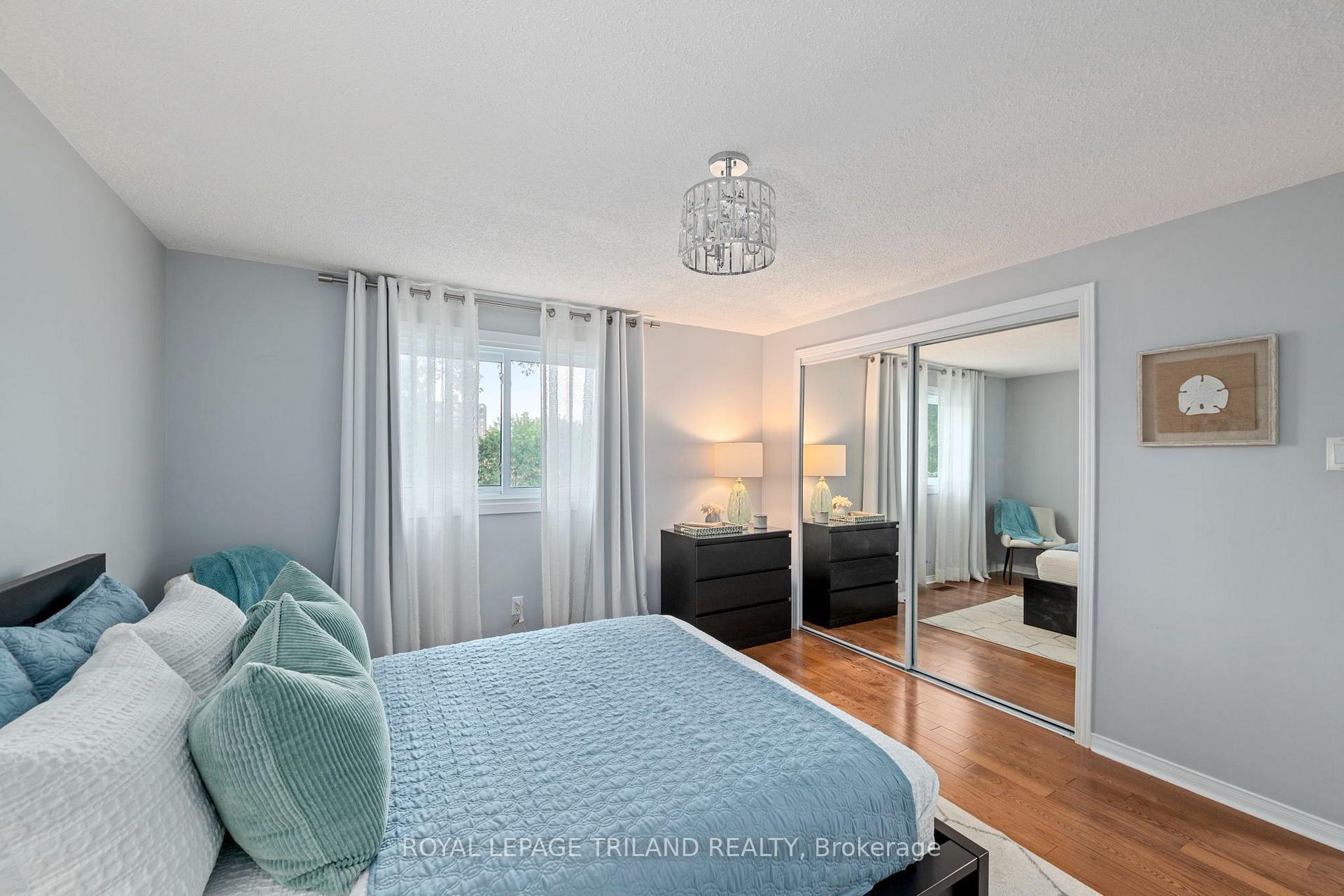 Photo 22 of 20 Meadowview Road, London, South O — HOMEH