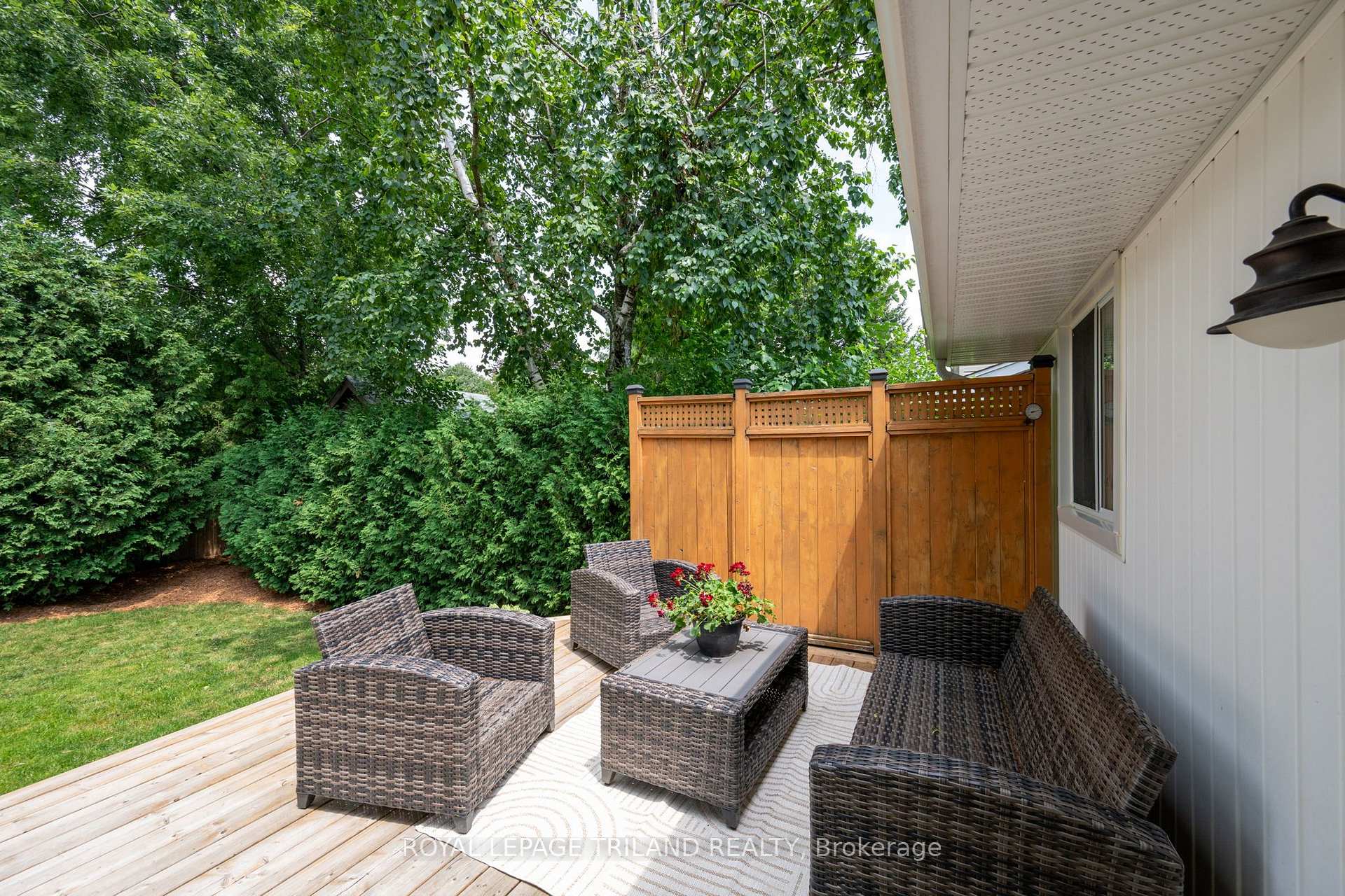 Photo 23 of 20 Meadowview Road, London, South O — HOMEH