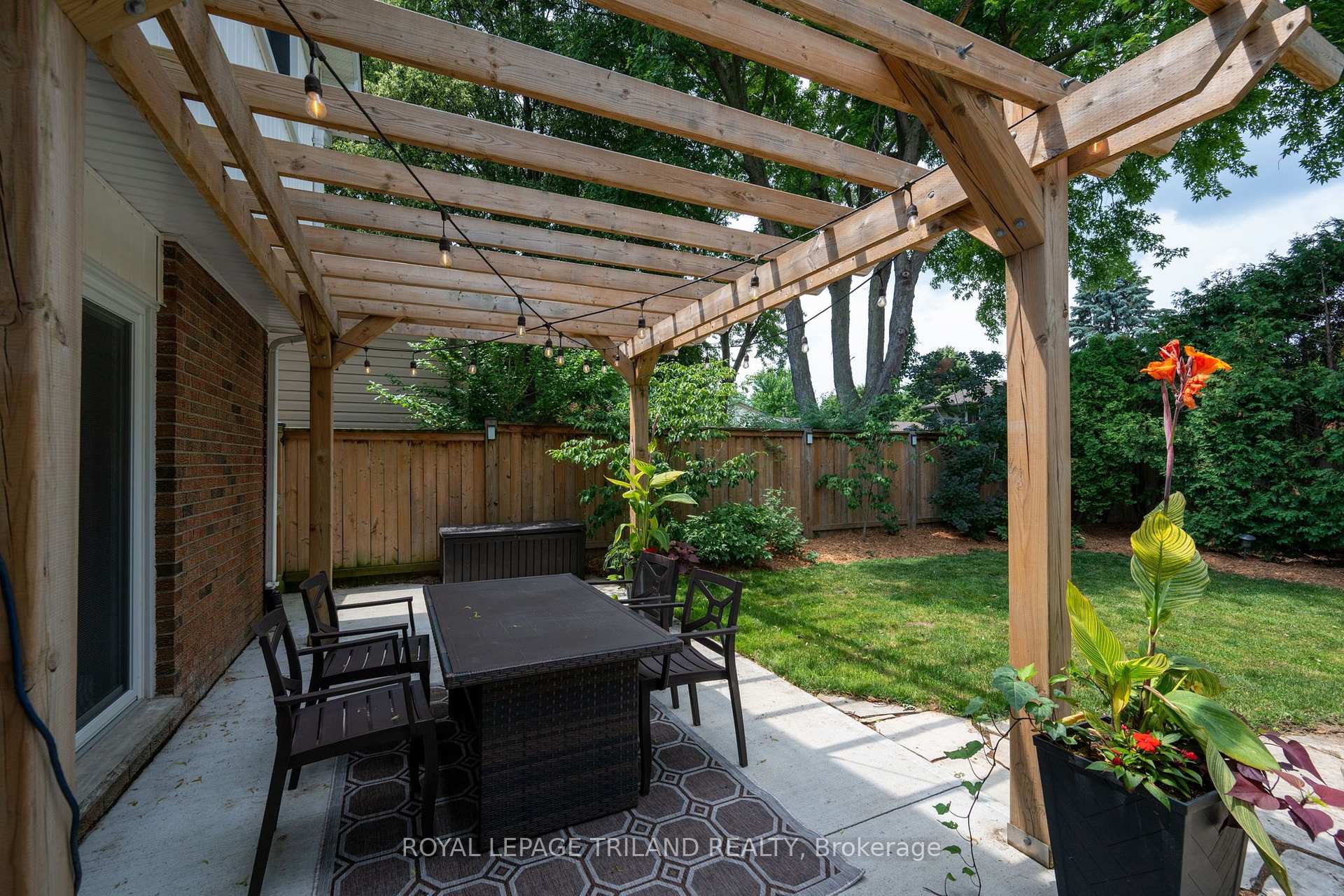 Photo 24 of 20 Meadowview Road, London, South O — HOMEH