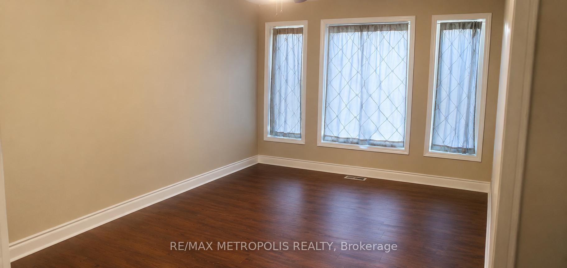 Photo 6 of 31 Goldenlight Circle, Brampton, Brampton West — HOMEH