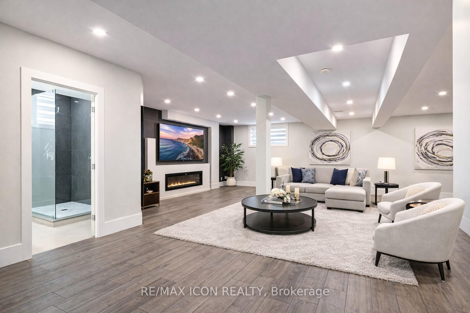 Photo 38 of 685 Meadowsweet Avenue, Waterloo — HOMEH
