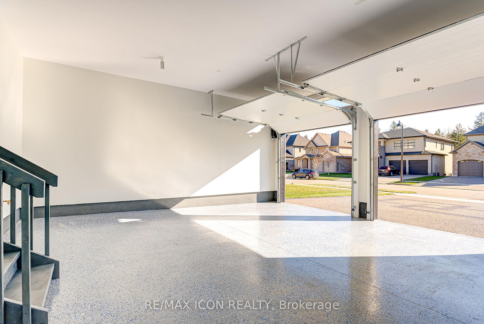 Photo 41 of 685 Meadowsweet Avenue, Waterloo — HOMEH