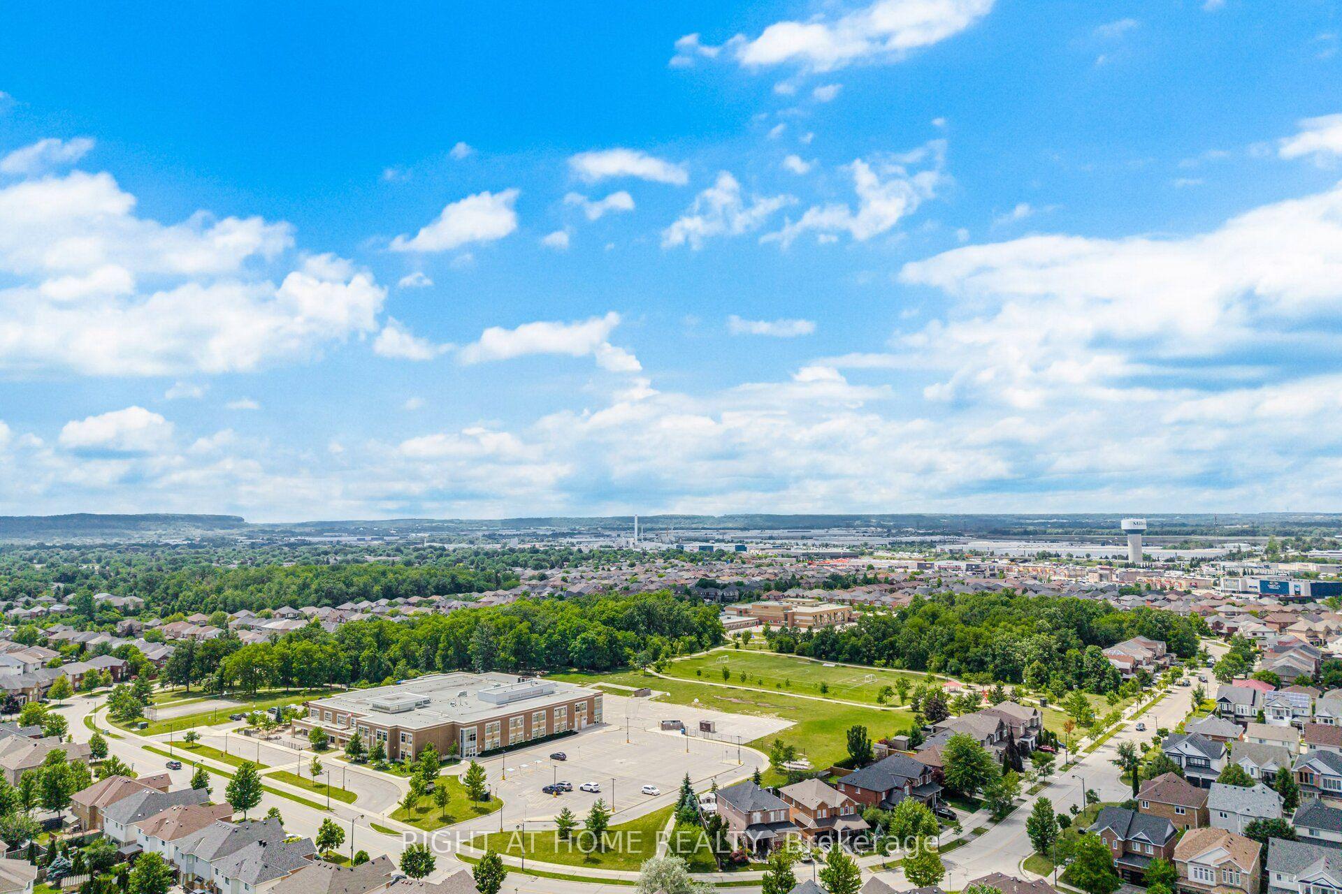 Photo 37 of Unit 153, 165 Hampshire Way, Milton, Dempsey — HOMEH