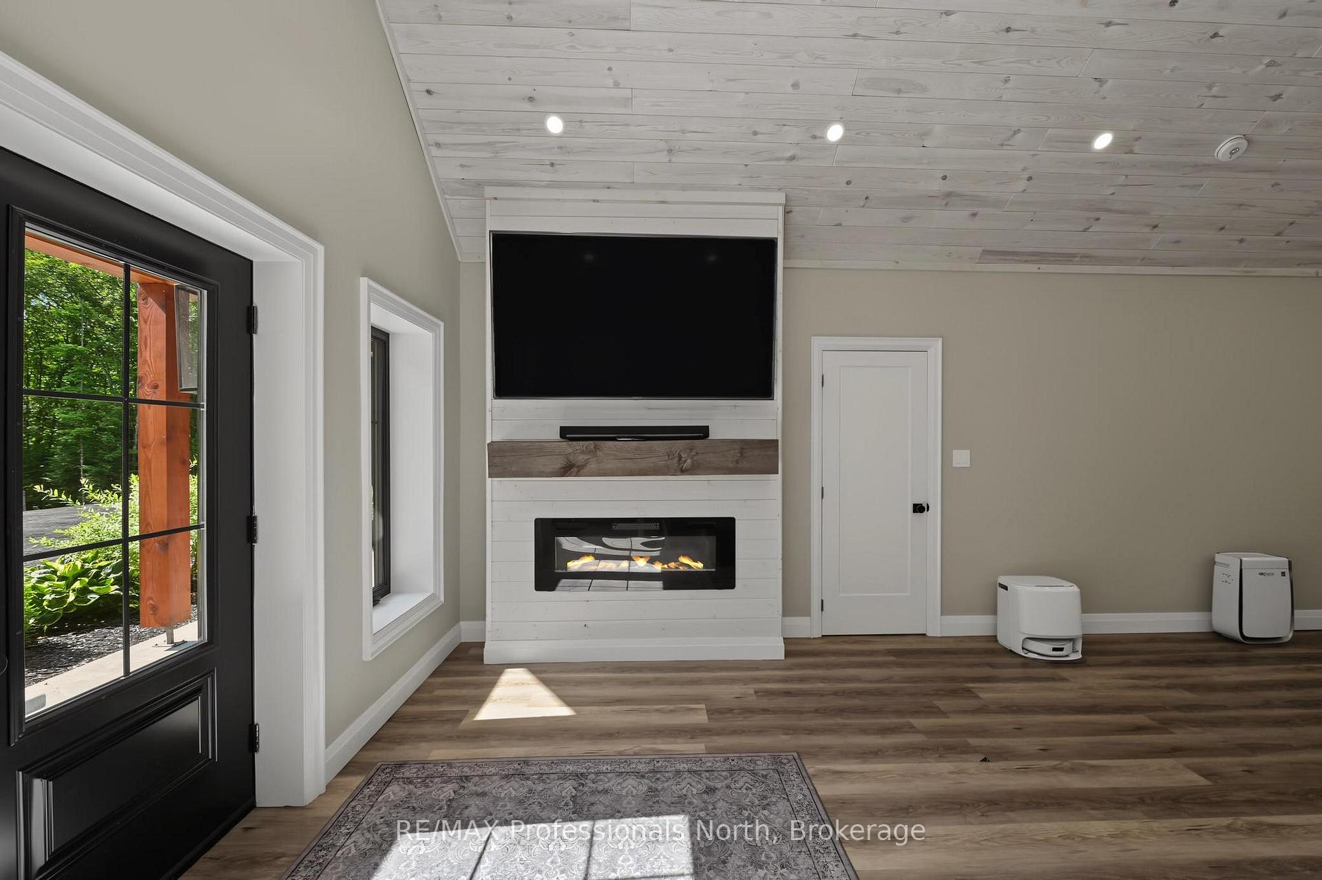 Photo 17 of 1541 Bobcaygeon Road, Minden Hills, Anson — HOMEH