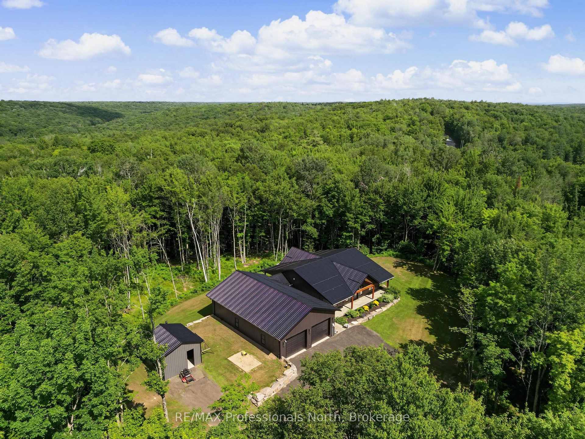 Photo 35 of 1541 Bobcaygeon Road, Minden Hills, Anson — HOMEH