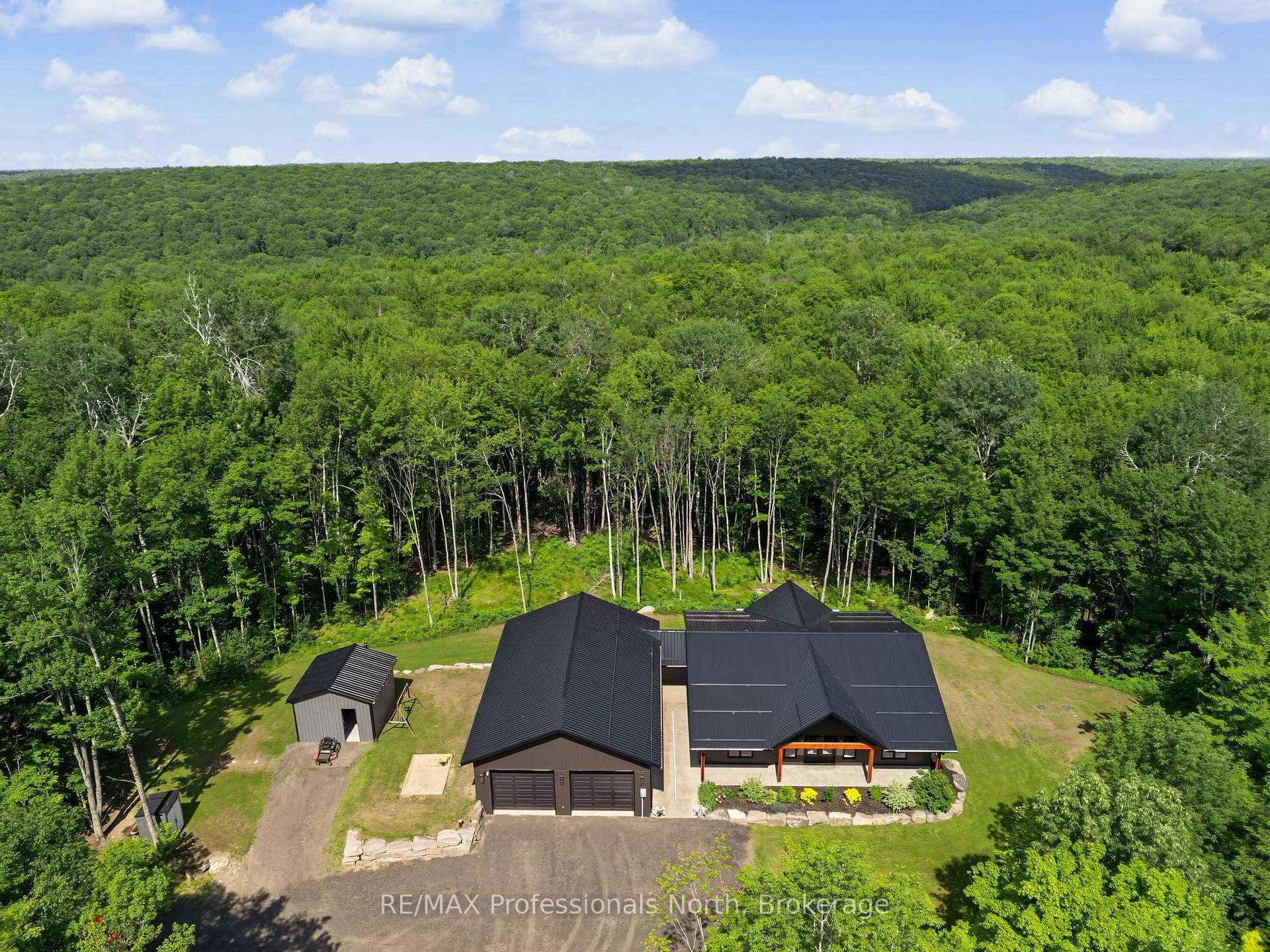 Photo 36 of 1541 Bobcaygeon Road, Minden Hills, Anson — HOMEH