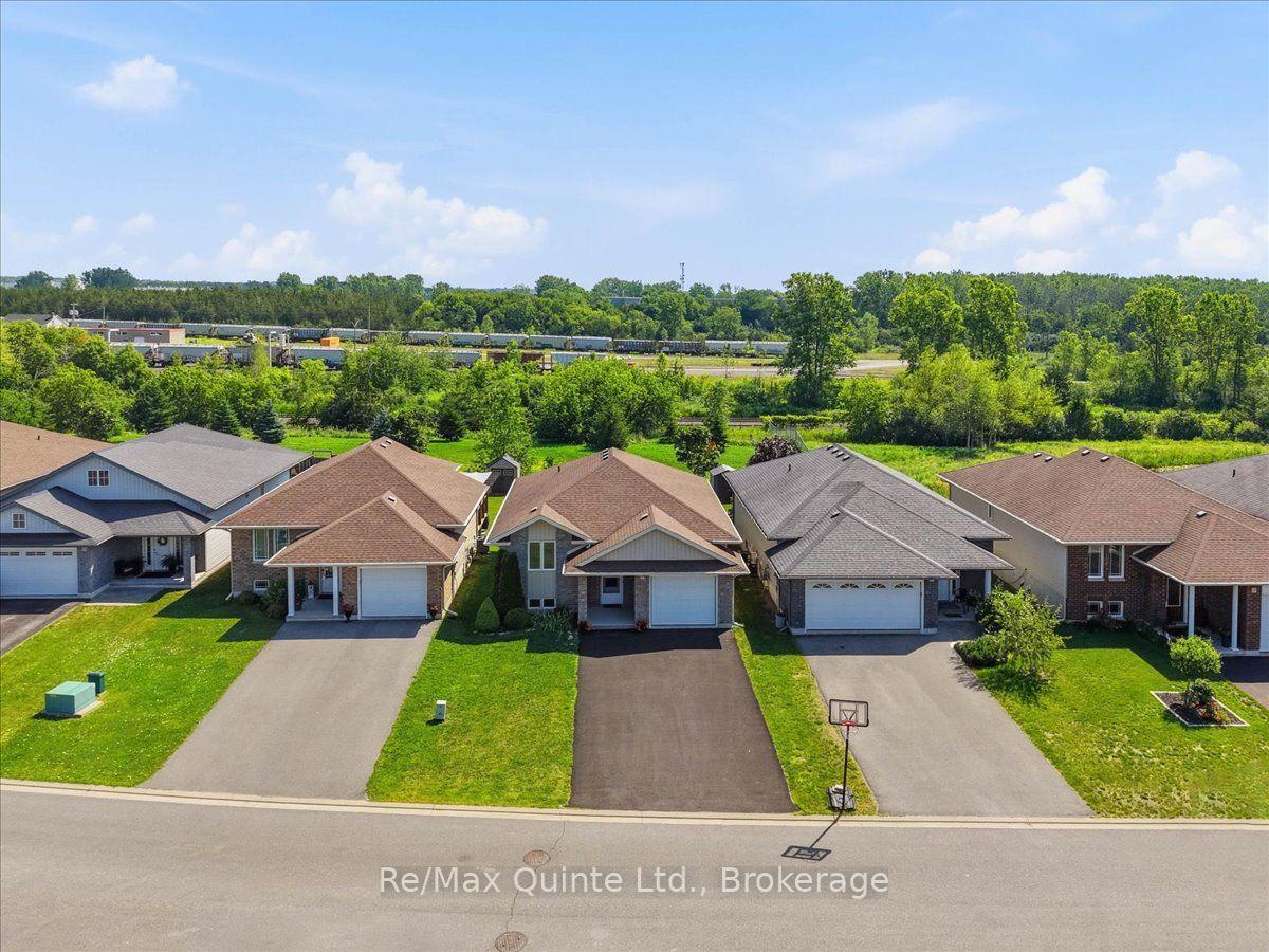 Photo 3 of 119 Greenhill Lane, Belleville, Belleville Ward — HOMEH