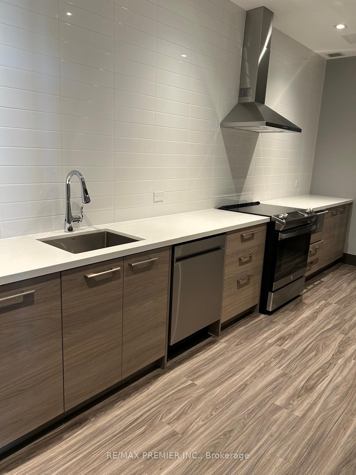 Photo 10 of 75 James Street S, Hamilton, Corktown — HOMEH