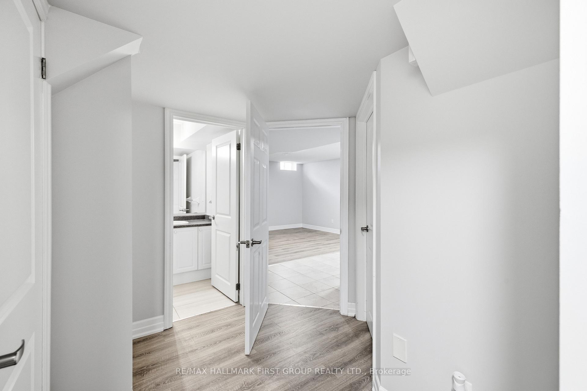 Photo 4 of 527 Halo Street, Oshawa, Windfields — HOMEH