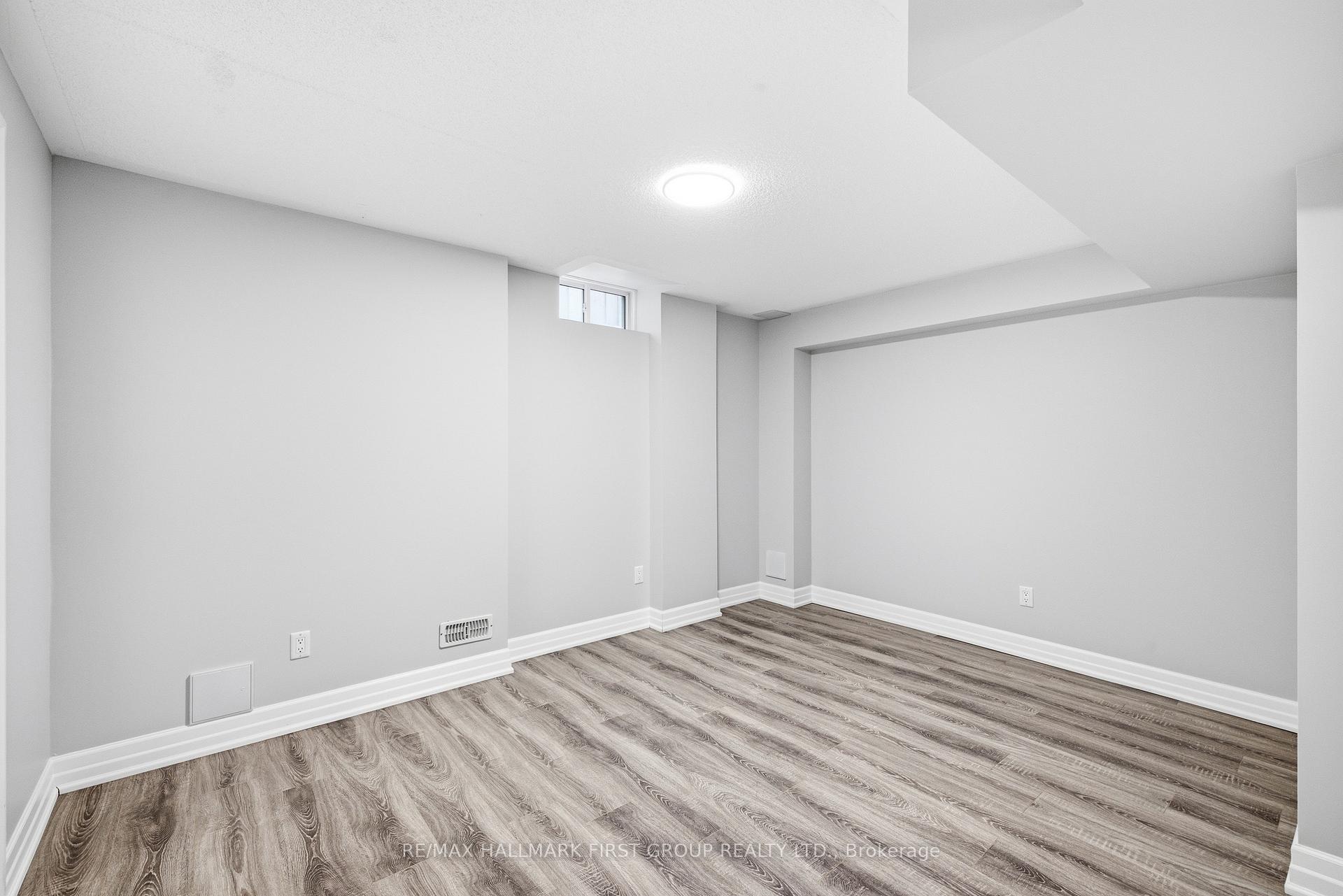 Photo 9 of 527 Halo Street, Oshawa, Windfields — HOMEH