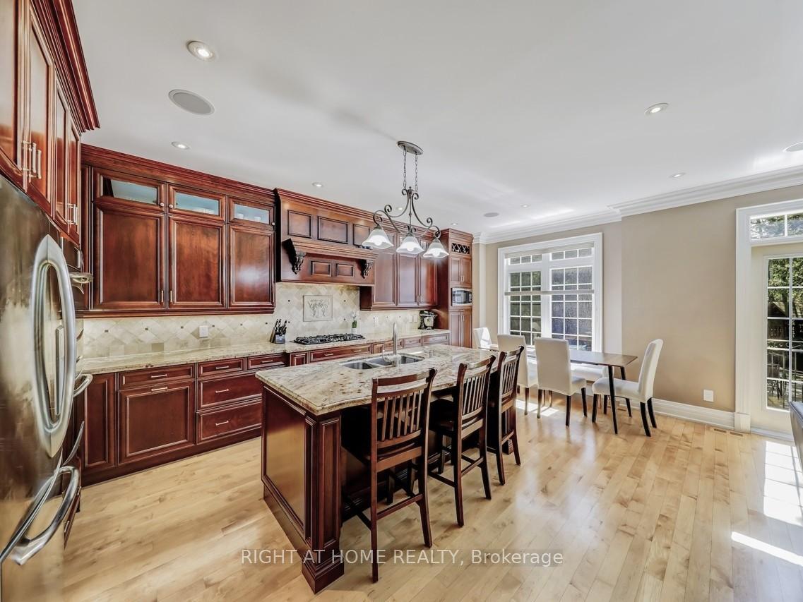 Photo 5 of 3 Westrose Avenue, Etobicoke, Kingsway South — HOMEH