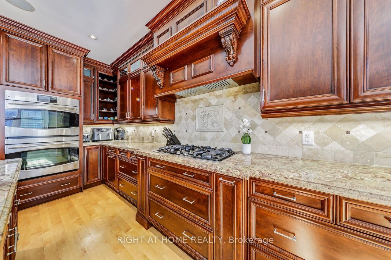 Photo 6 of 3 Westrose Avenue, Etobicoke, Kingsway South — HOMEH