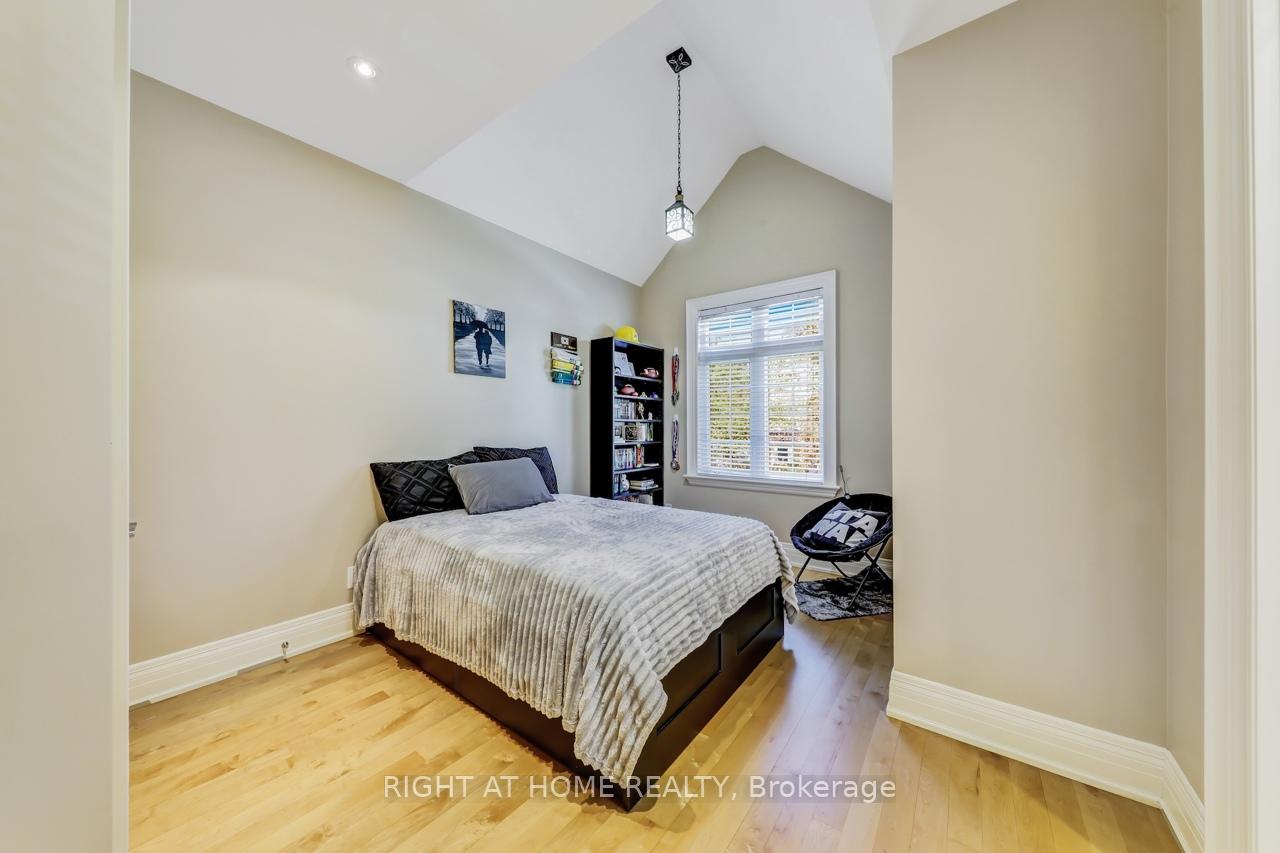 Photo 11 of 3 Westrose Avenue, Etobicoke, Kingsway South — HOMEH