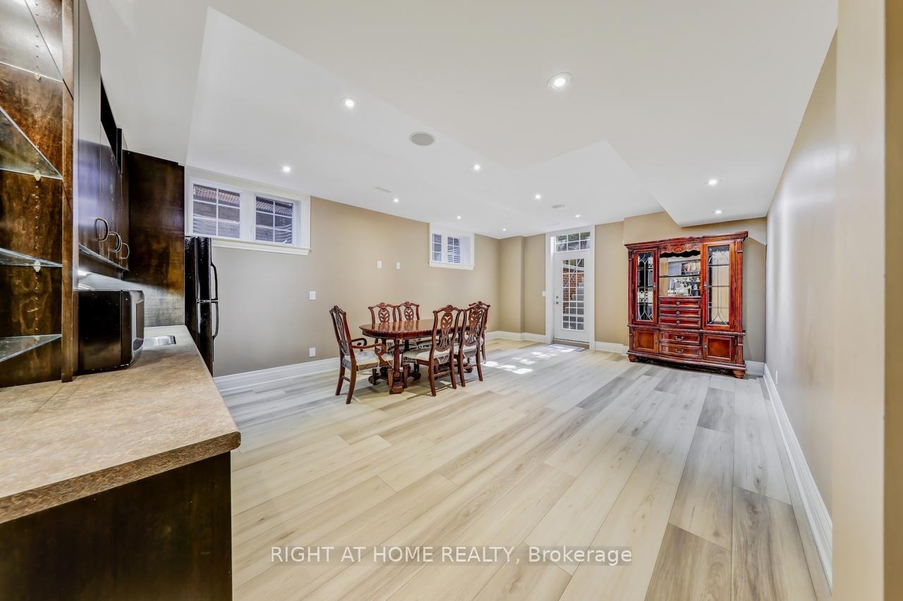 Photo 23 of 3 Westrose Avenue, Etobicoke, Kingsway South — HOMEH