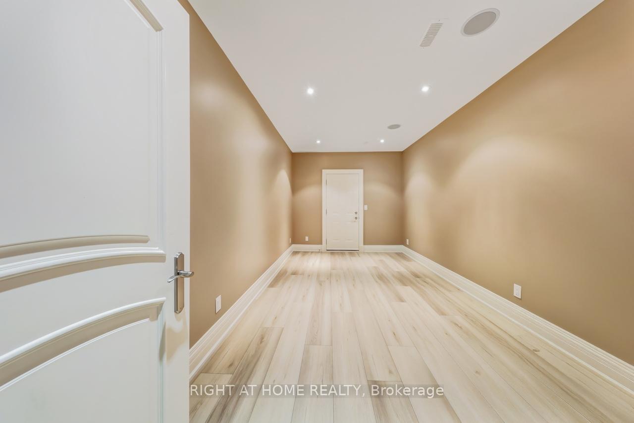 Photo 25 of 3 Westrose Avenue, Etobicoke, Kingsway South — HOMEH