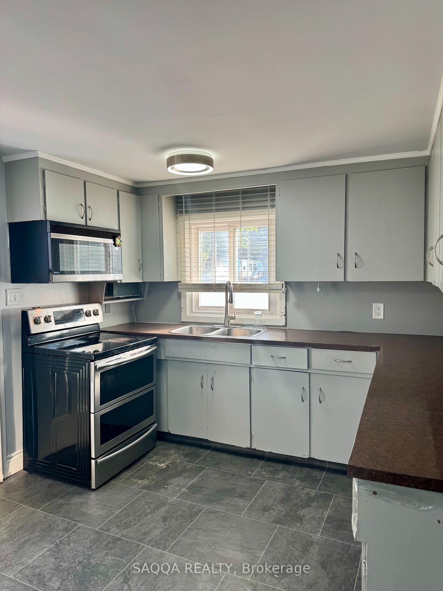 Photo 1 of Unit Side, 14 White Street, St. Catharines, Vine/Linwell — HOMEH
