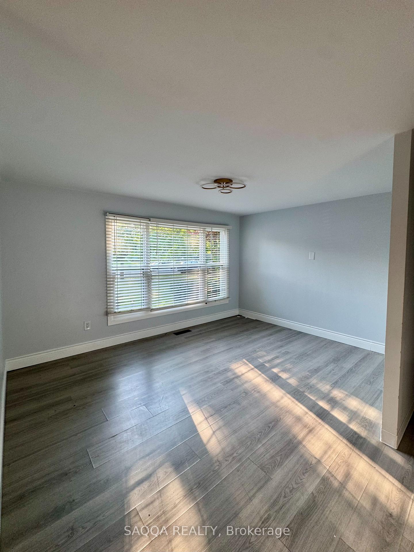 Photo 6 of Unit Side, 14 White Street, St. Catharines, Vine/Linwell — HOMEH