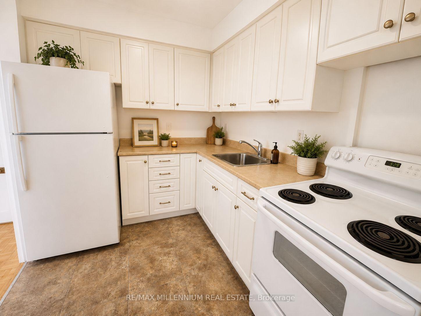 Photo 2 of Unit 1601, 250 Frederick Street, Kitchener, Civic Centre — HOMEH