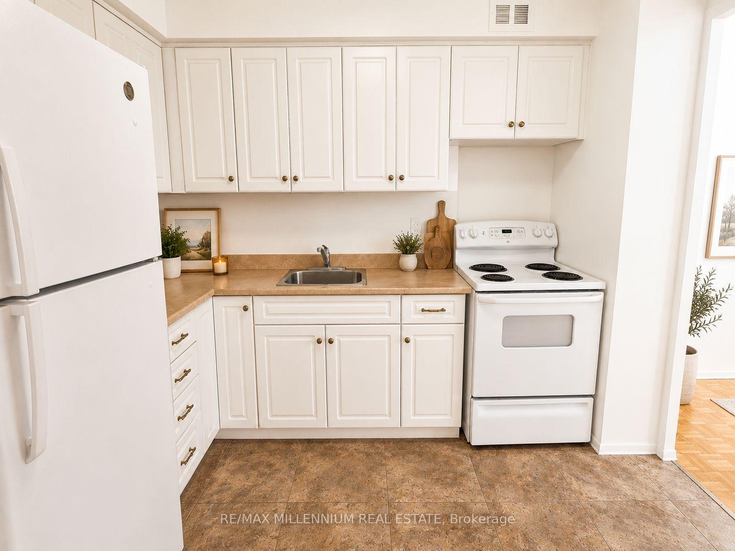 Photo 3 of Unit 1601, 250 Frederick Street, Kitchener, Civic Centre — HOMEH