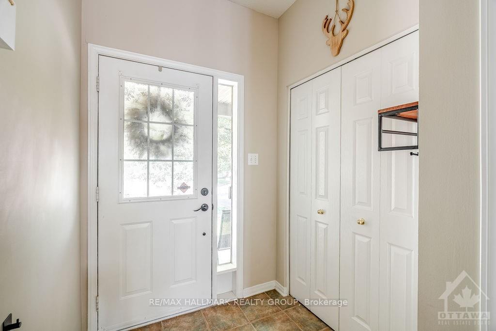 Photo 3 of 13 Upney Drive, Ottawa, Barrhaven - Longfields — HOMEH