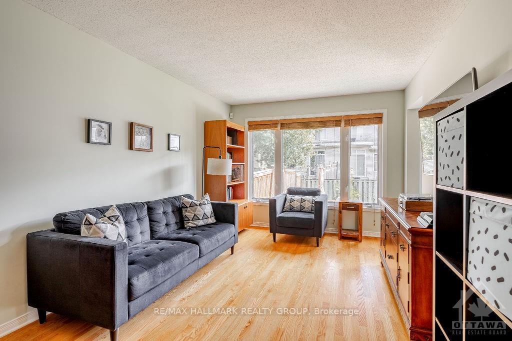 Photo 6 of 13 Upney Drive, Ottawa, Barrhaven - Longfields — HOMEH