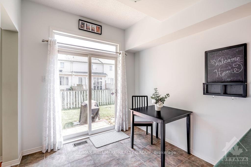 Photo 11 of 13 Upney Drive, Ottawa, Barrhaven - Longfields — HOMEH