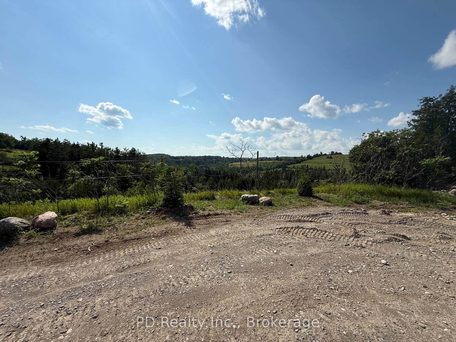 Photo 5 of 2469 Queen Mary Street, Cavan Monaghan, Cavan Twp — HOMEH