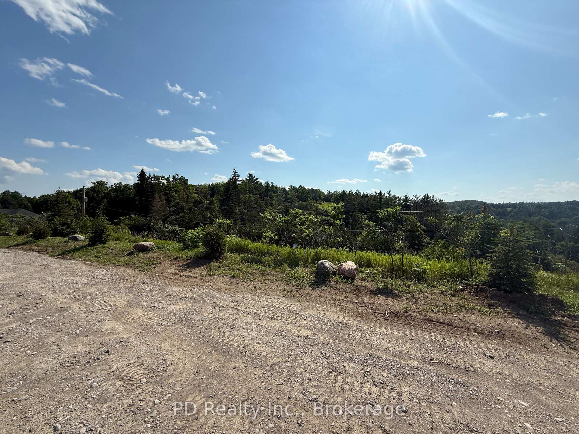Photo 6 of 2469 Queen Mary Street, Cavan Monaghan, Cavan Twp — HOMEH