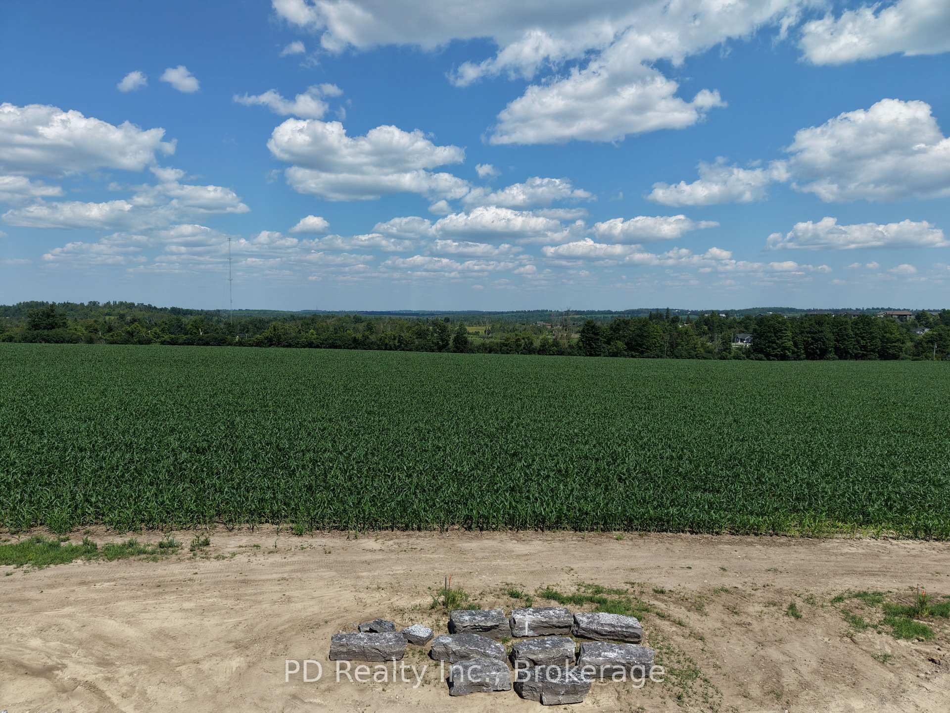 Photo 20 of 2469 Queen Mary Street, Cavan Monaghan, Cavan Twp — HOMEH