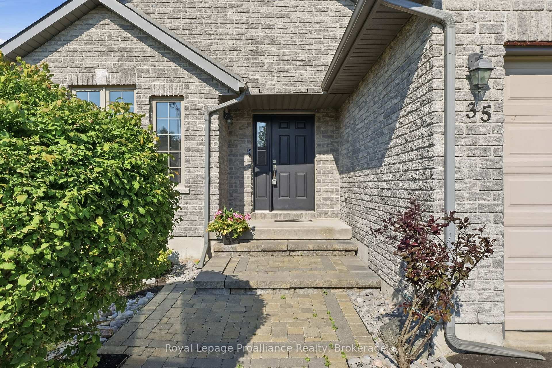 Photo 7 of 35 Ward Drive, Brighton — HOMEH