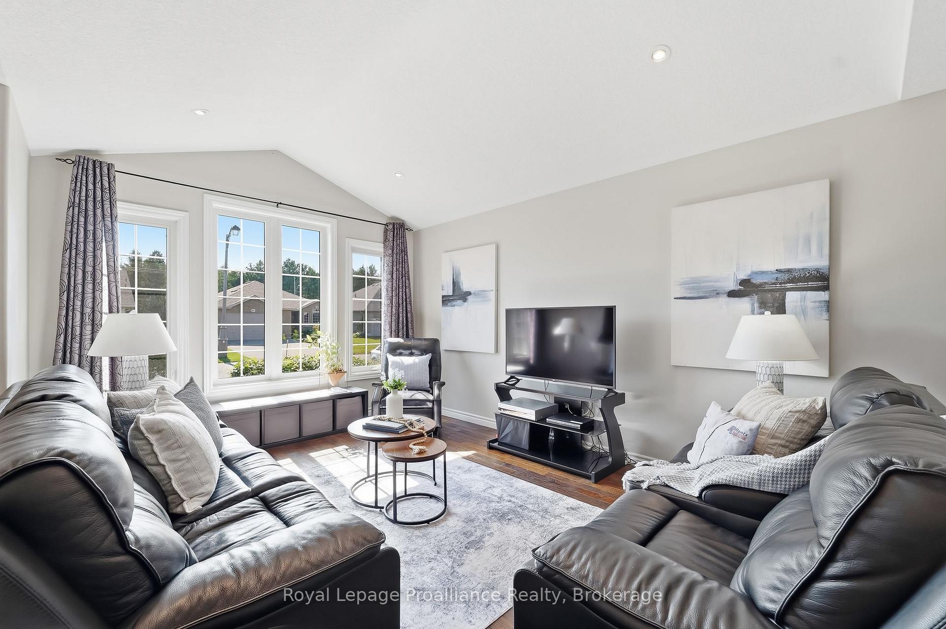 Photo 10 of 35 Ward Drive, Brighton — HOMEH