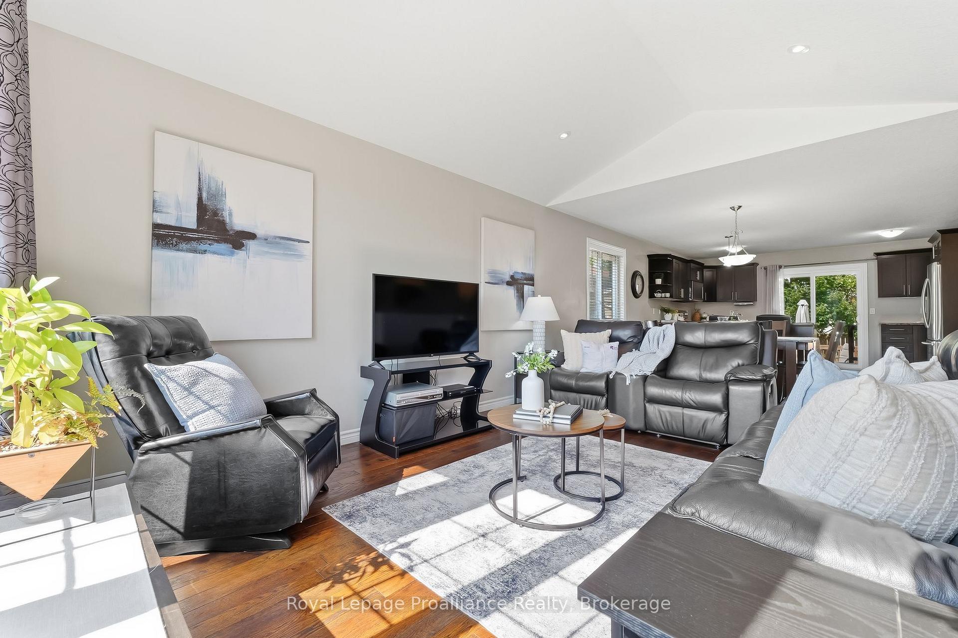 Photo 12 of 35 Ward Drive, Brighton — HOMEH