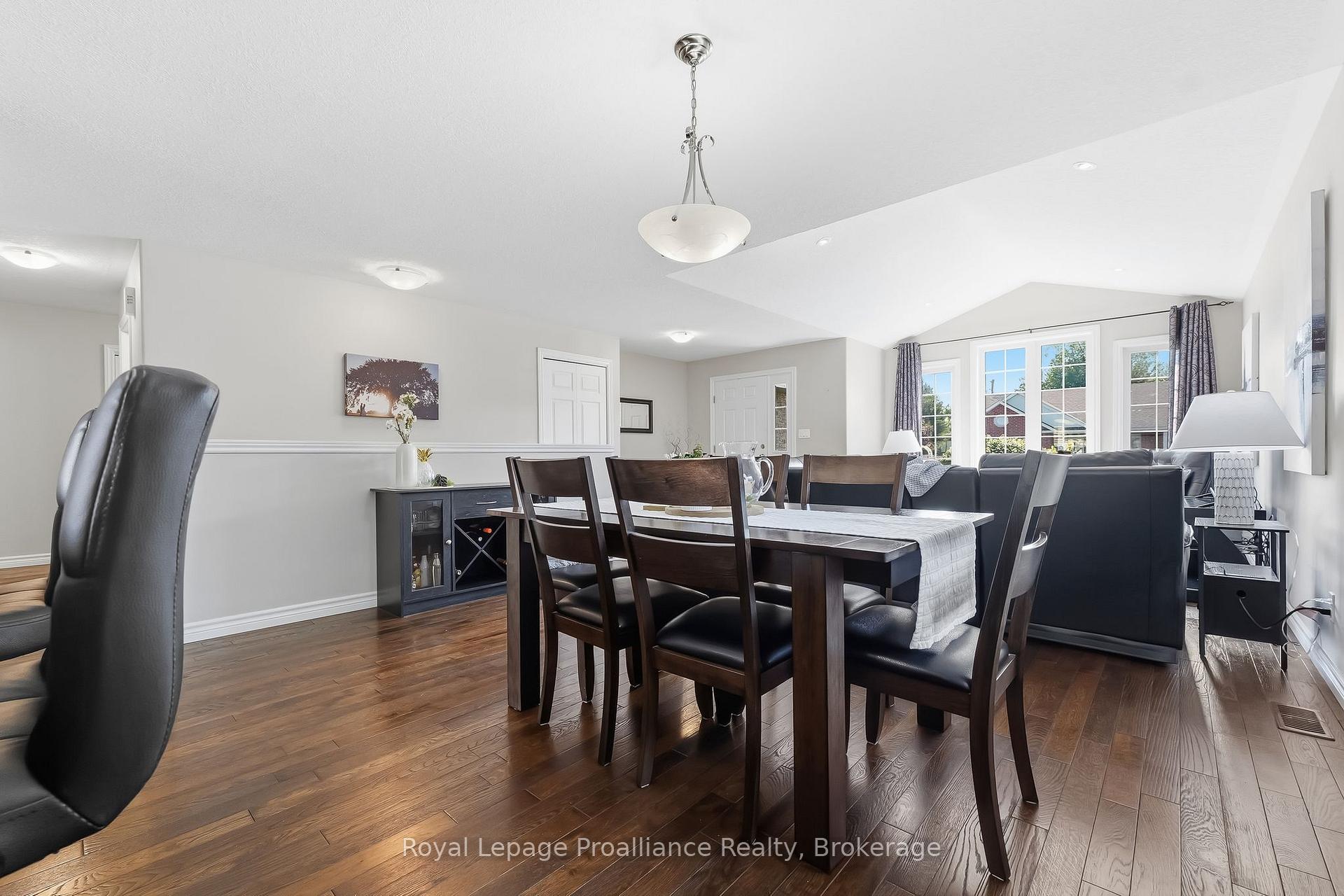 Photo 15 of 35 Ward Drive, Brighton — HOMEH
