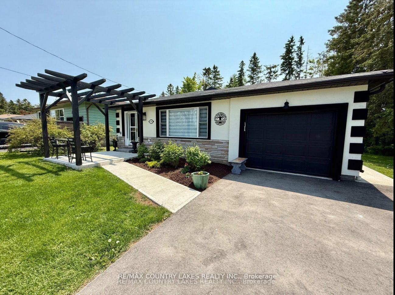 Photo 1 of 59 Third Street, Brock, Beaverton — HOMEH