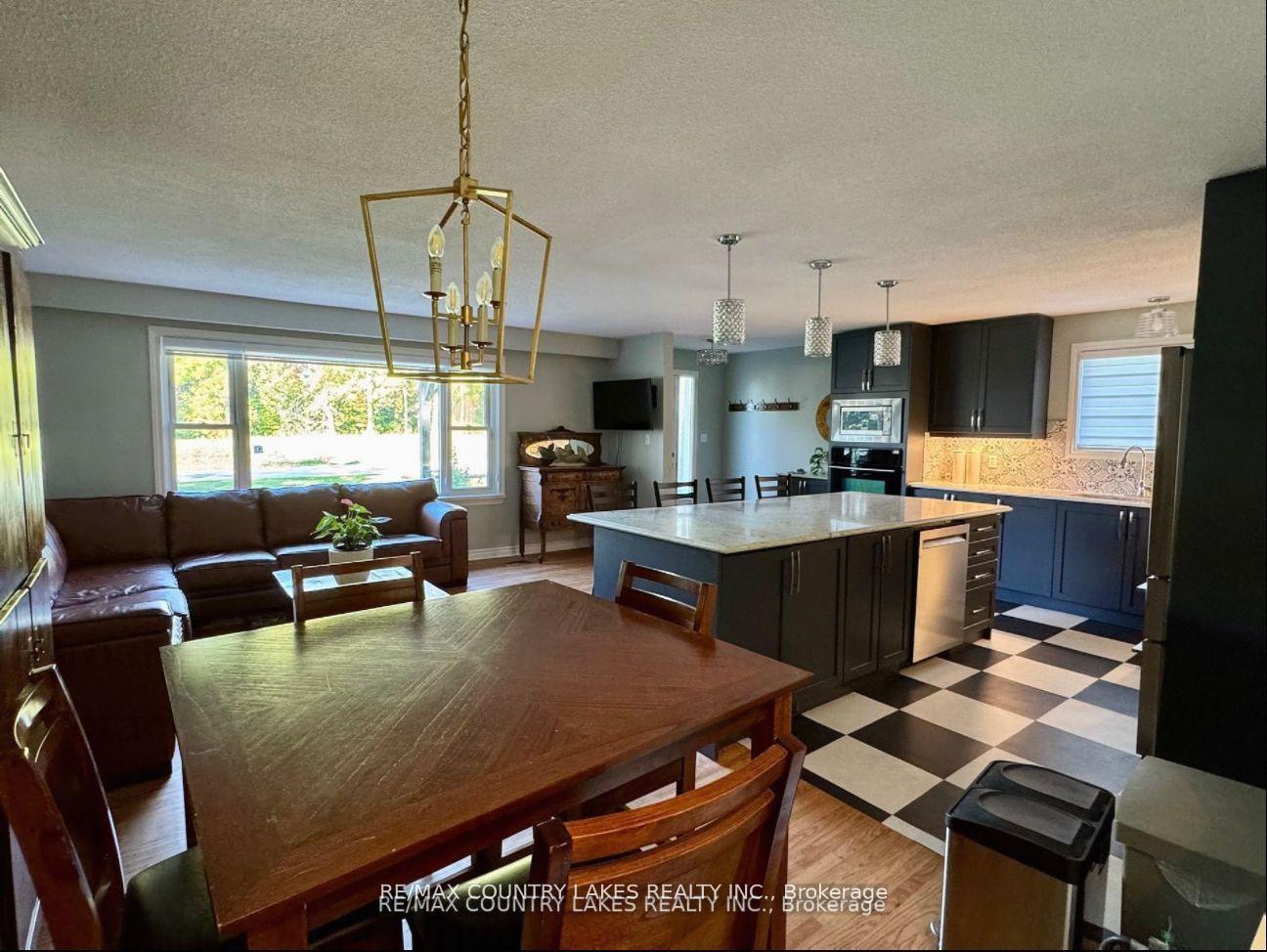 Photo 12 of 59 Third Street, Brock, Beaverton — HOMEH