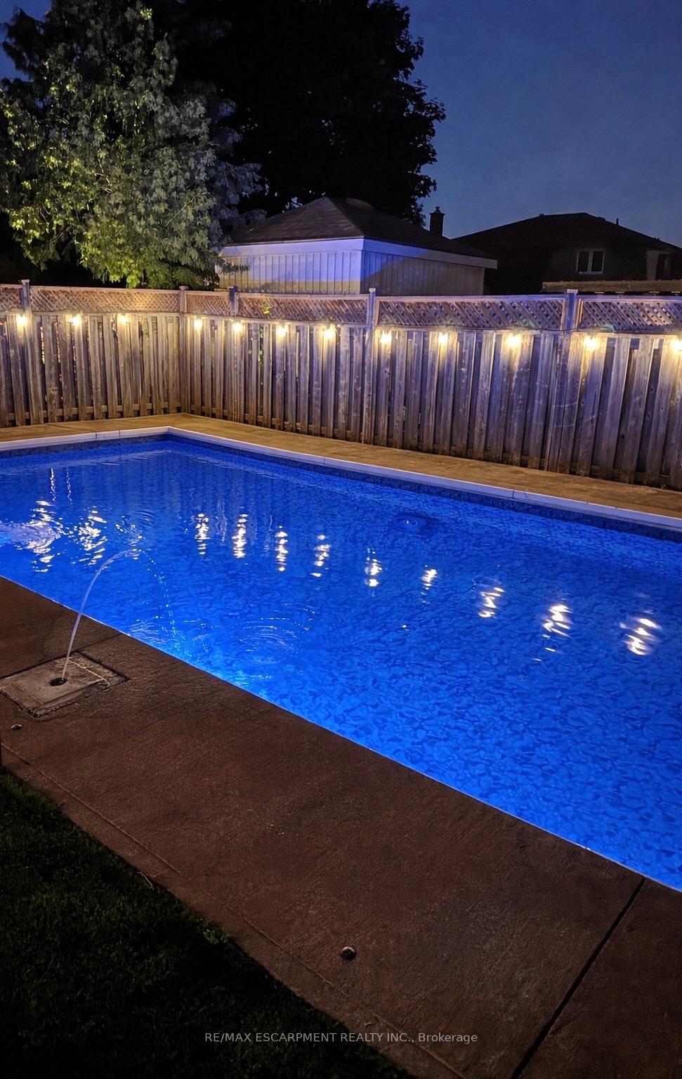 Photo 7 of 41 Candor Crescent, Hamilton, Stoney Creek — HOMEH