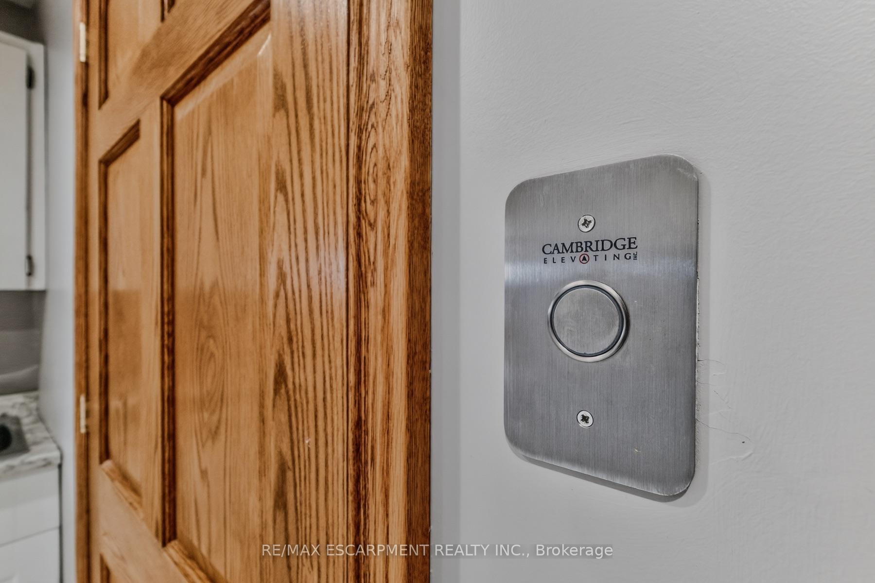 Photo 15 of 41 Candor Crescent, Hamilton, Stoney Creek — HOMEH